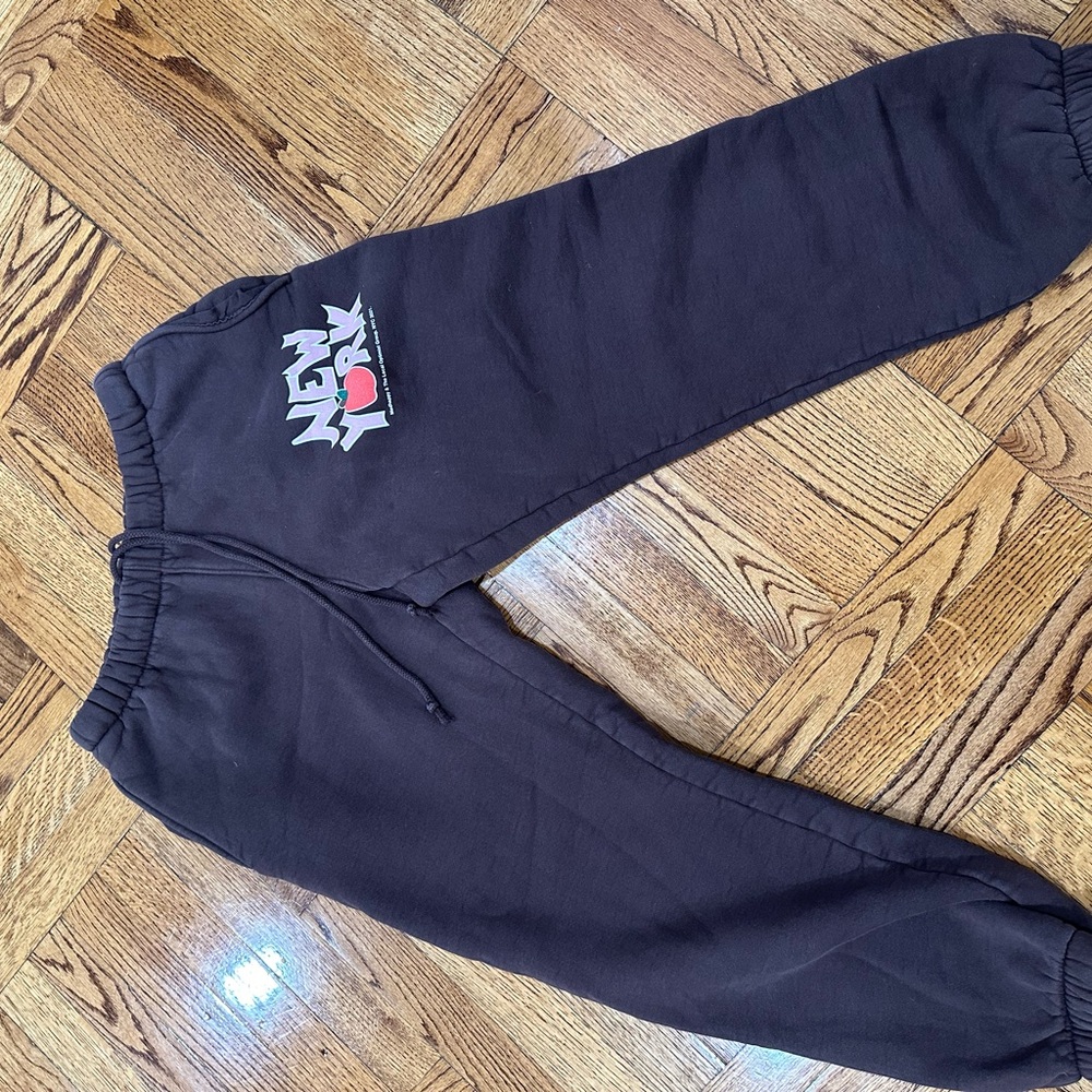 Madhappy apple sweatpants